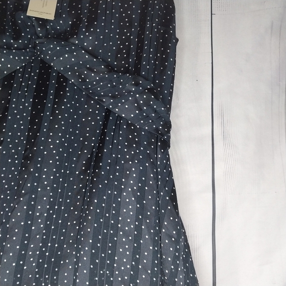 Banana Republic Pleated Tiered Sleeveless Polka Dot Dress NWT - Picture 9 of 16
